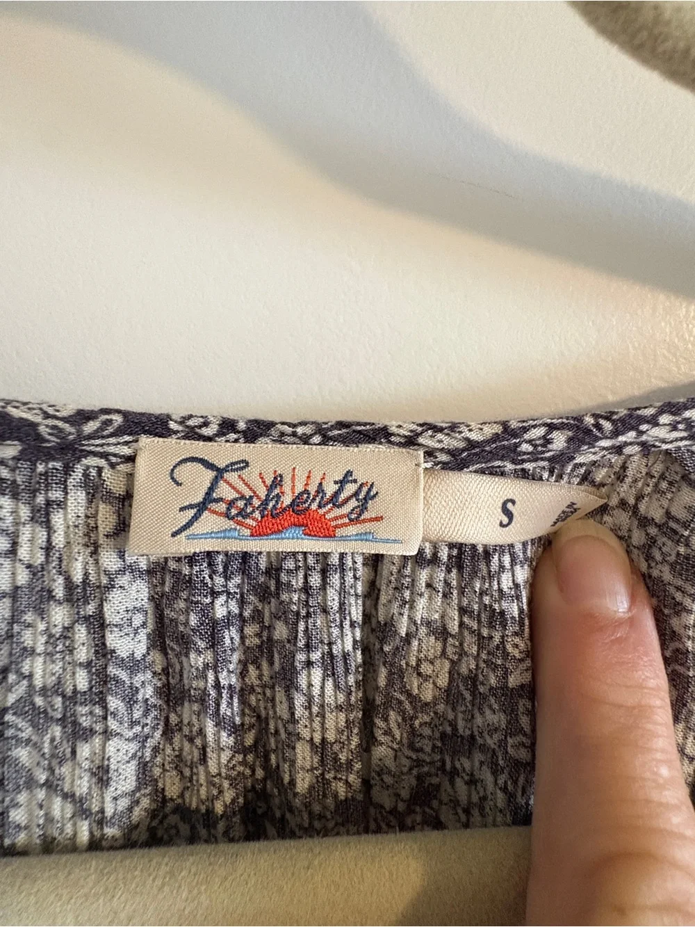 Faherty Dress - Picture 4 of 4